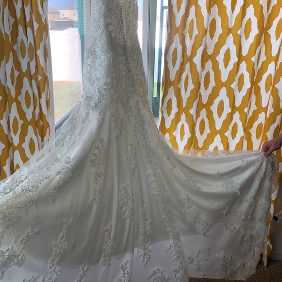 Maggie sottero brand new never worn wedding gown - Picture 16 of 16